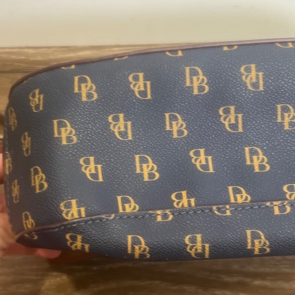 Dooney & Bourke Great Signature Kiley Small Hobo Crossbody, Navy, Leather, Zip - Picture 4 of 16